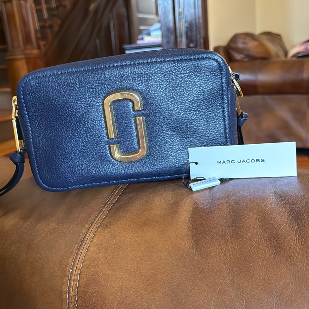 NWT Marc Jacobs The Softshot 21 - navy and gold hardware